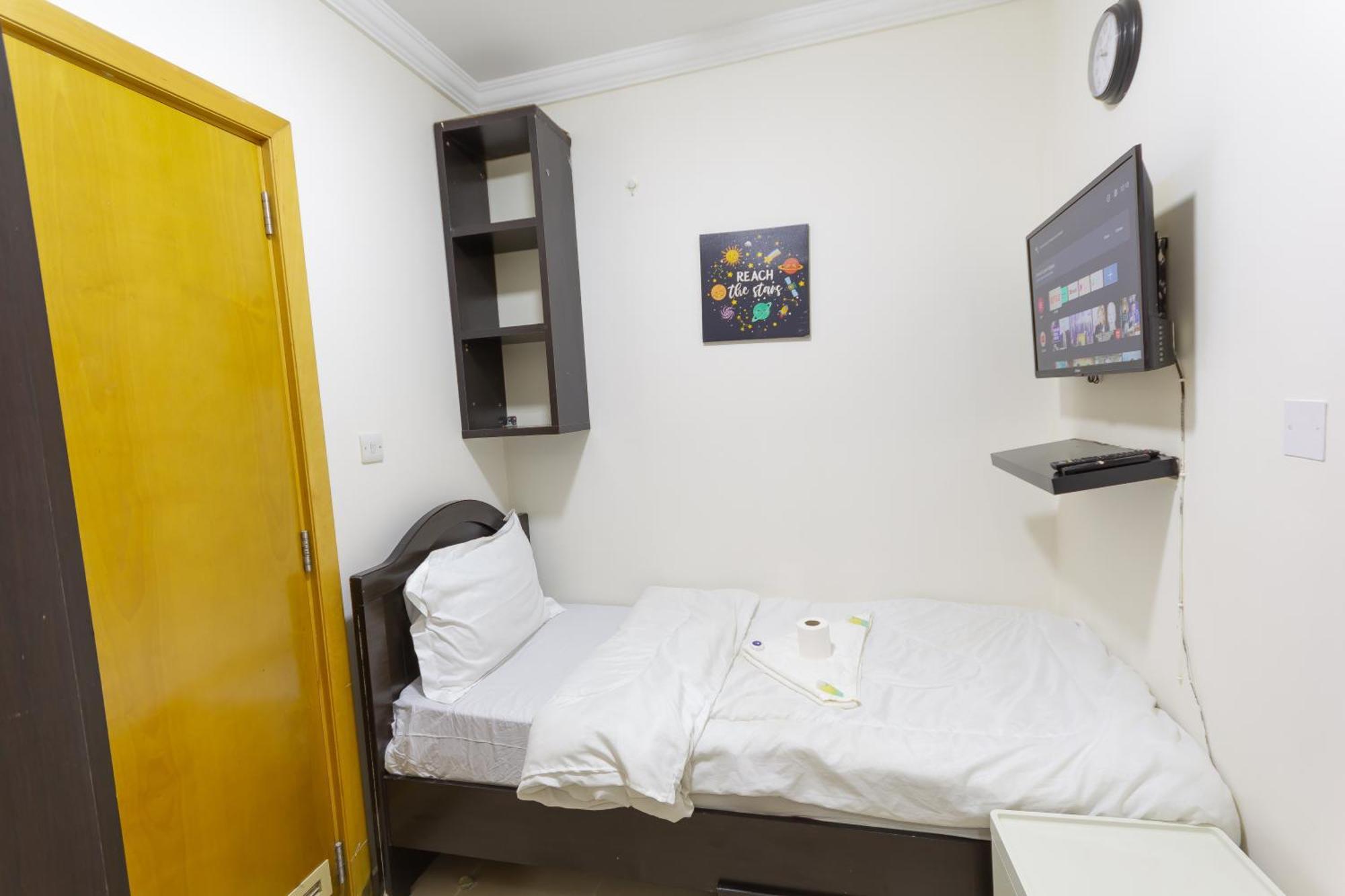 Budget Rooms With Private Bathroom For 'Girls' Only In Dubai, Marina Exterior foto