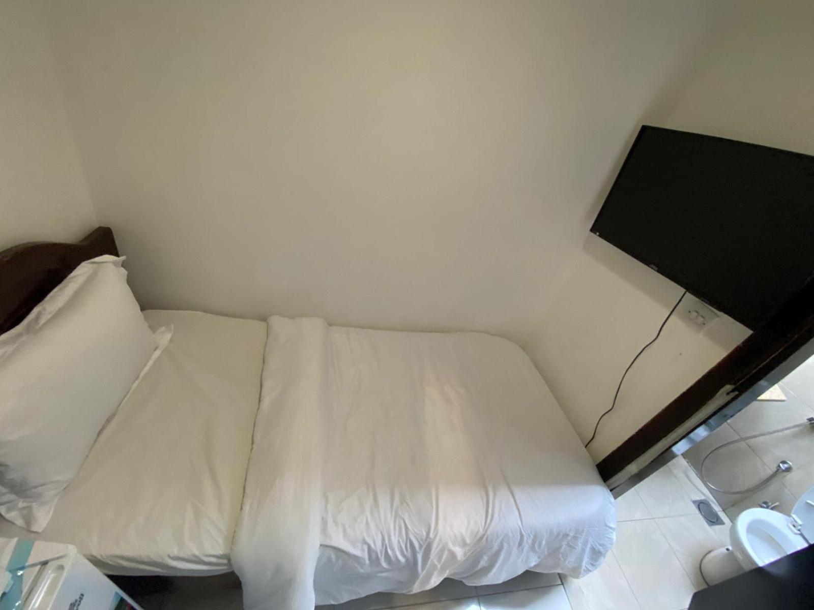 Budget Rooms With Private Bathroom For 'Girls' Only In Dubai, Marina Exterior foto