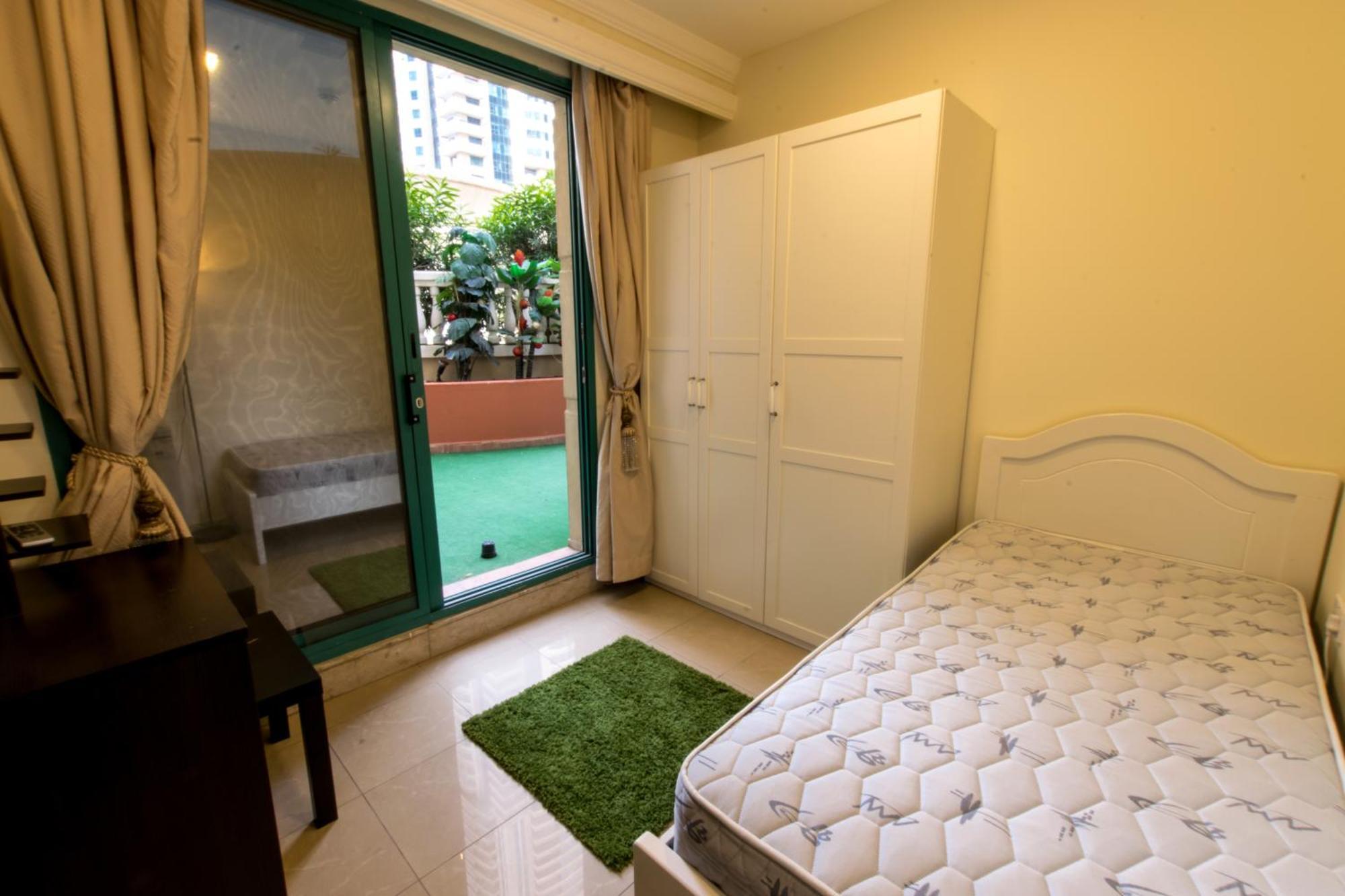 Budget Rooms With Private Bathroom For 'Girls' Only In Dubai, Marina Exterior foto