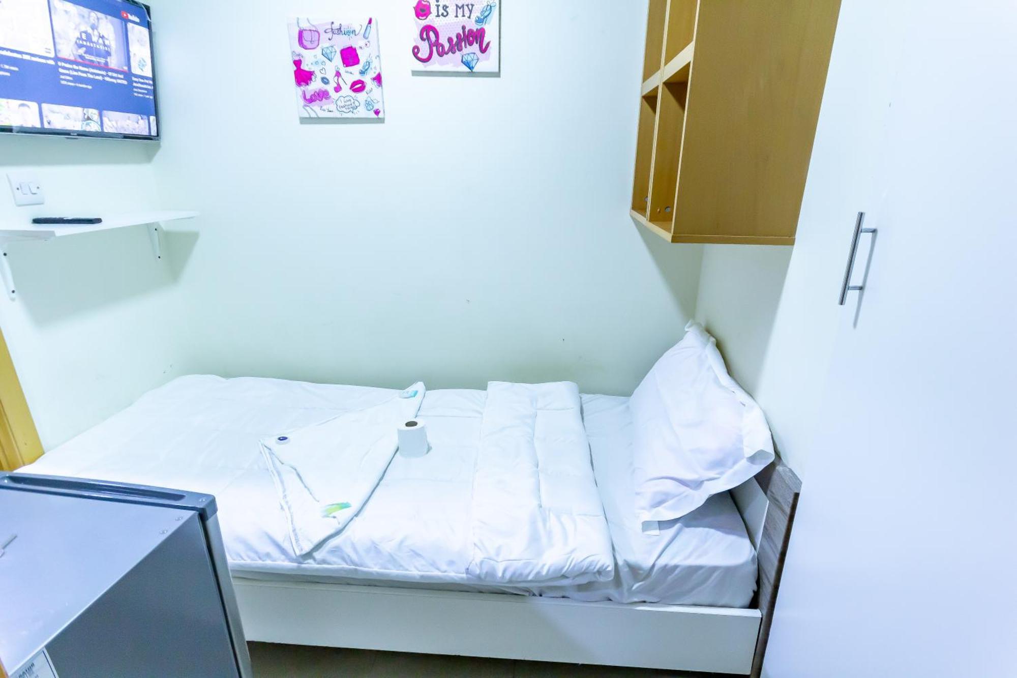 Budget Rooms With Private Bathroom For 'Girls' Only In Dubai, Marina Exterior foto