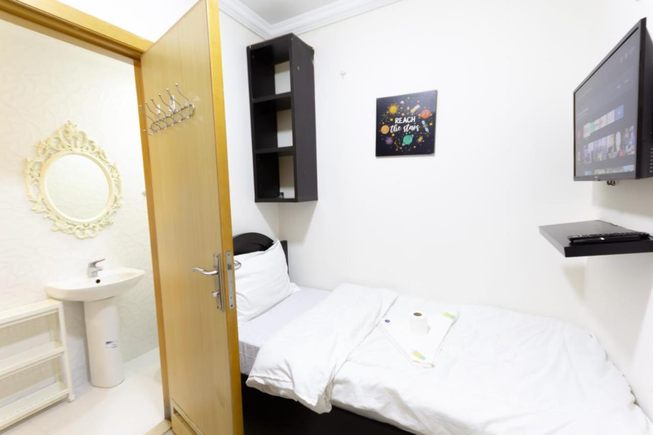 Budget Rooms With Private Bathroom For 'Girls' Only In Dubai, Marina Exterior foto