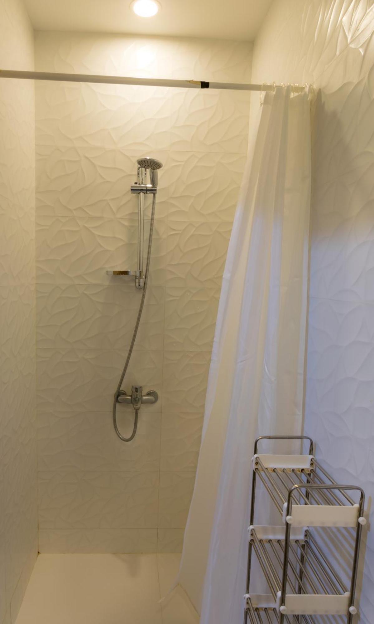 Budget Rooms With Private Bathroom For 'Girls' Only In Dubai, Marina Exterior foto