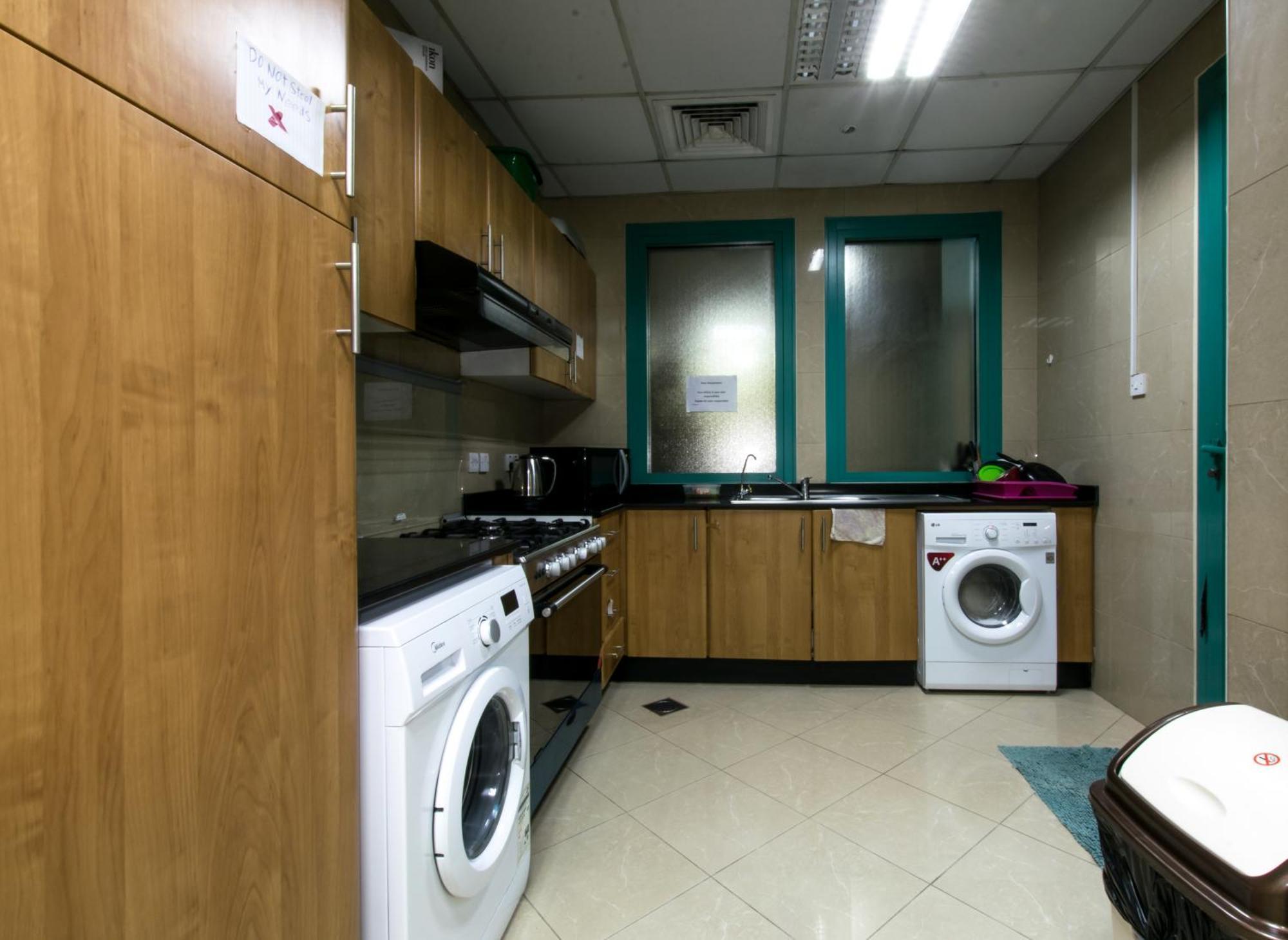 Budget Rooms With Private Bathroom For 'Girls' Only In Dubai, Marina Exterior foto