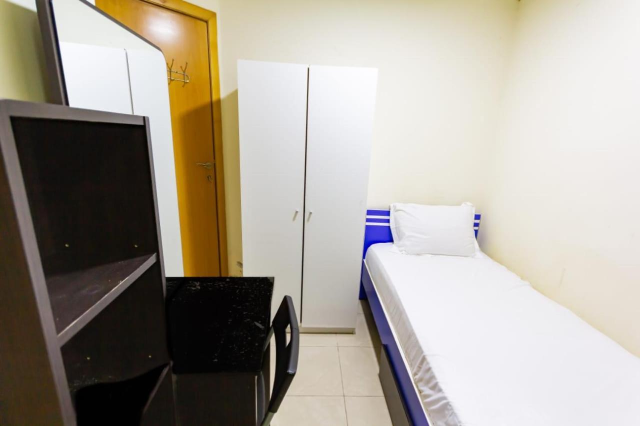 Budget Rooms With Private Bathroom For 'Girls' Only In Dubai, Marina Exterior foto