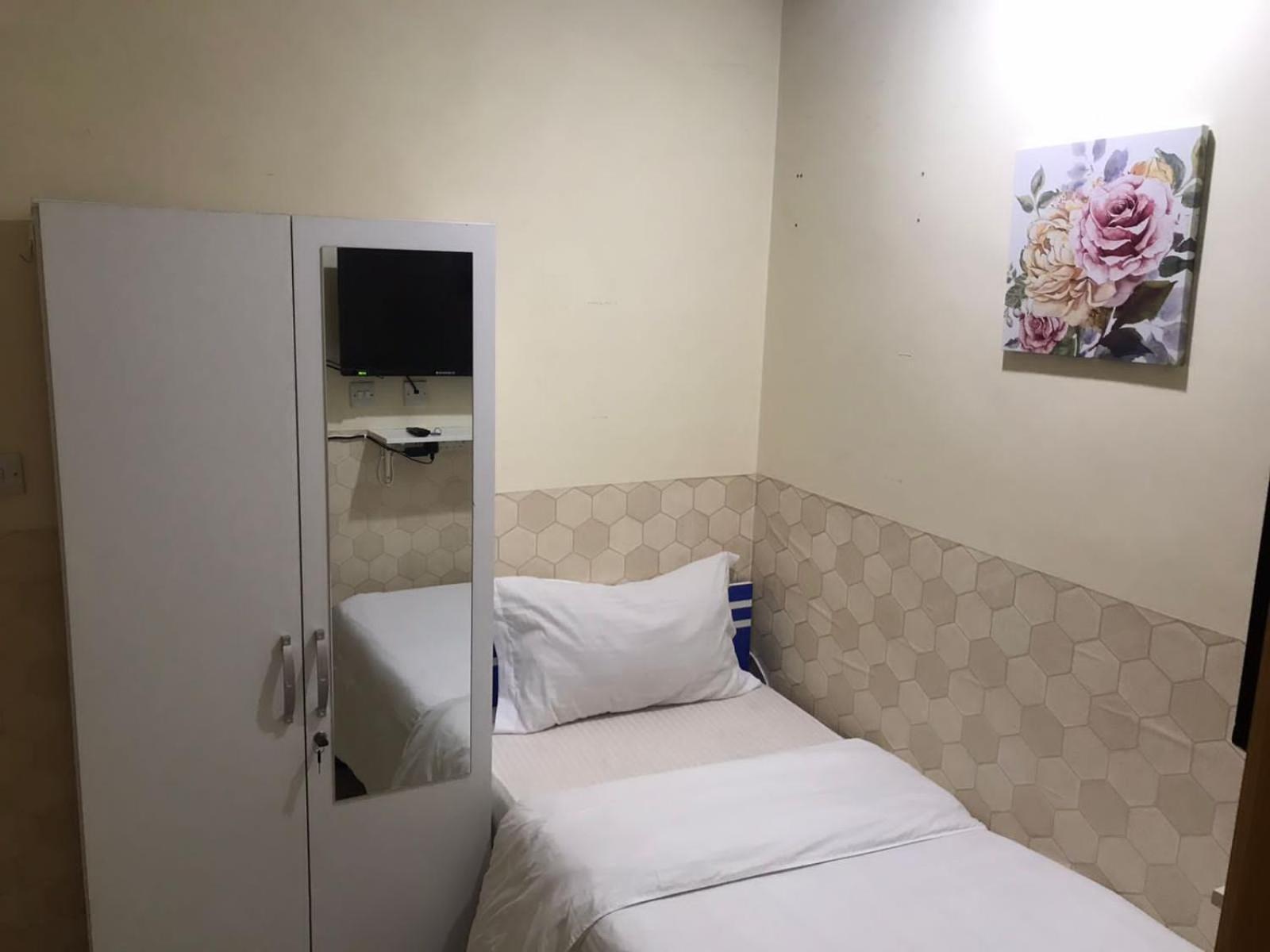 Budget Rooms With Private Bathroom For 'Girls' Only In Dubai, Marina Exterior foto
