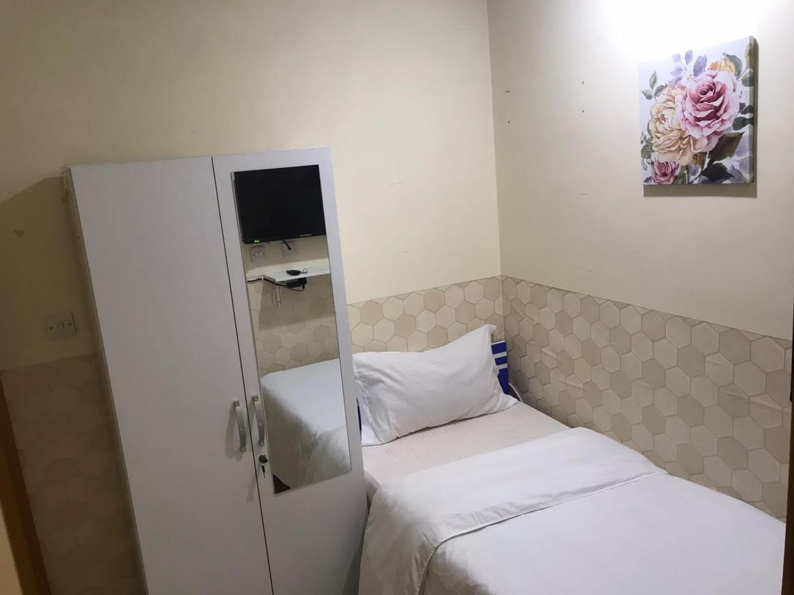 Budget Rooms With Private Bathroom For 'Girls' Only In Dubai, Marina Exterior foto