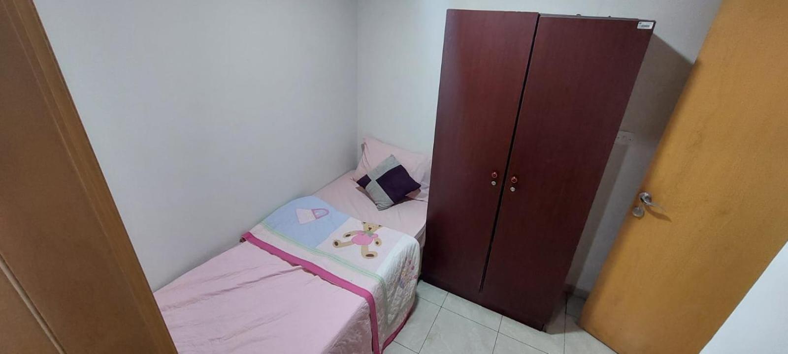 Budget Rooms With Private Bathroom For 'Girls' Only In Dubai, Marina Exterior foto